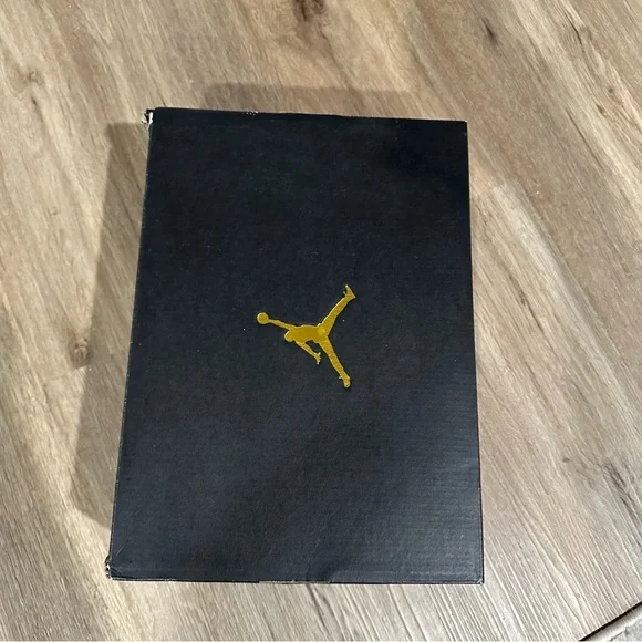{preloved} Youth Air Jordan 1 - Picture 8 of 11